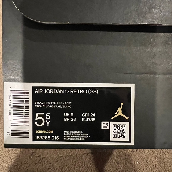 Jordan 12 Retro (GS) - Cool Grey - Picture 3 of 6